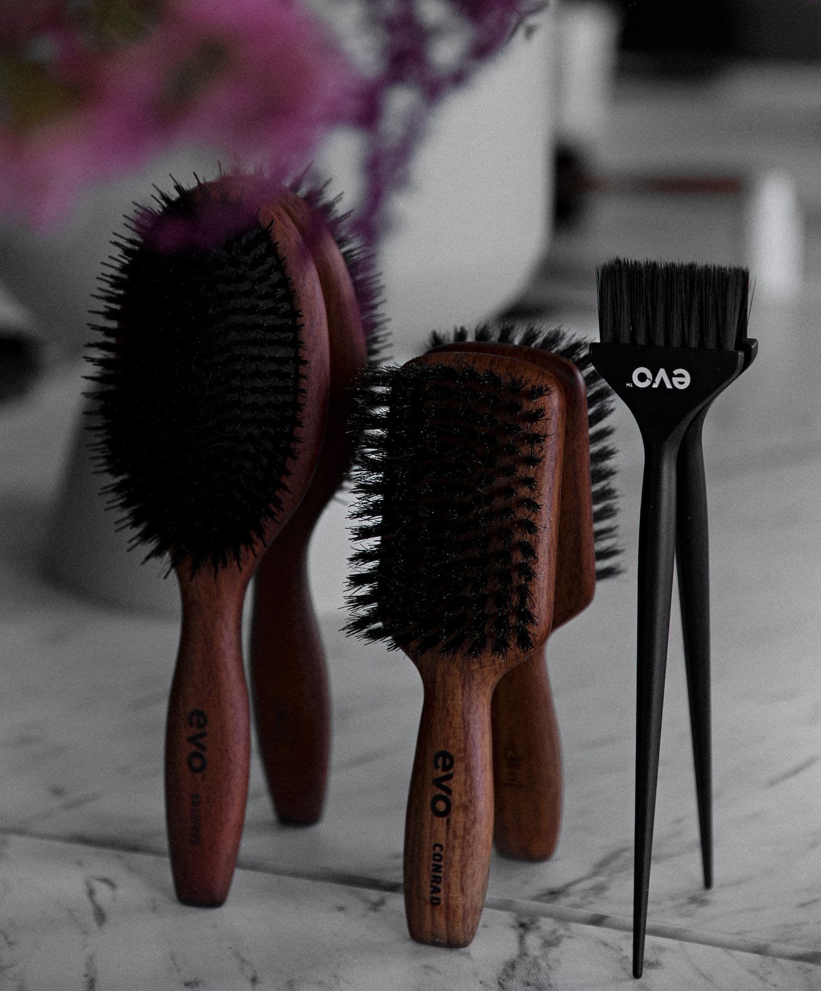 Codzienność z pasją – jak naprawdę wygląda nasza praca w salonie?